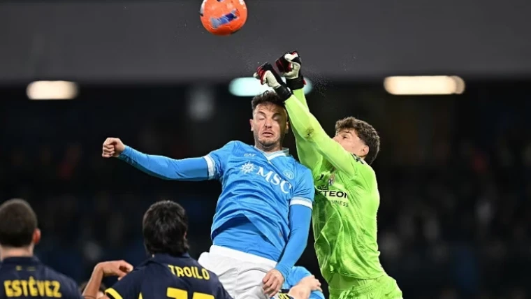 Attacco e resistenza, tra partenopei e ducali è 0-0. Napoli, occasione persa